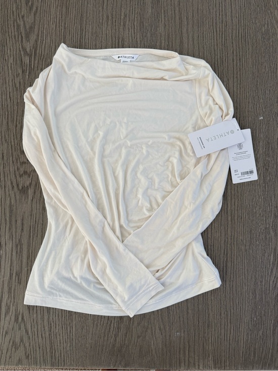 Athleta Tops - NWT Athleta Weekender top, size small